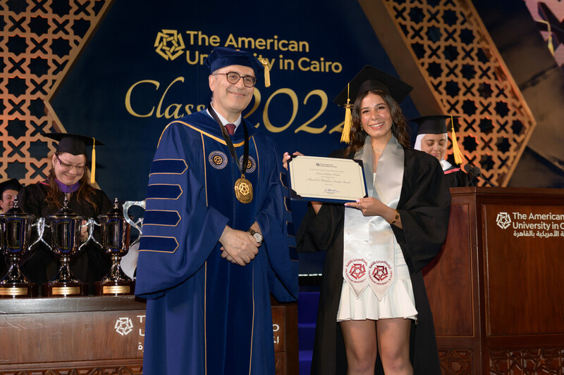 Amina K receives award